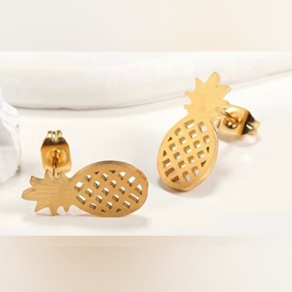 Pineapple Bundle of soap dish/jewelry dish and earring studs - Picture 5 of 11